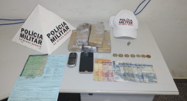 Polícia Militar Rodoviária apreende grande quantidade de maconha dentro de veículo na MGC-354 Polícia Militar Rodoviária apreende grande quantidade de maconha dentro de veículo na MGC-354