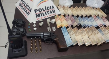 Operação da PM em Presidente Olegário apreende arma e drogas