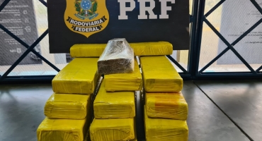 De novo: PRF de Patos de Minas faz segunda apreensão de maconha em ônibus na BR-365 em menos de 24 horas
