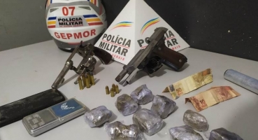 PM de Patos de Minas prende jovem de 20 anos com droga, armas e munições PM de Patos de Minas prende jovem de 20 anos com droga, armas e munições