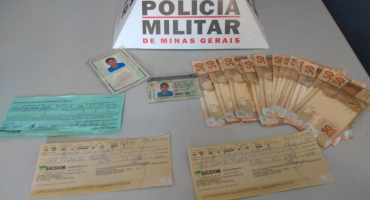 Indivíduo que aplicou golpe de aproximadamente 106 mil reais é preso dentro de agência em Patos de Minas Indivíduo que aplicou golpe de aproximadamente 106 mil reais é preso dentro de agência em Patos de Minas