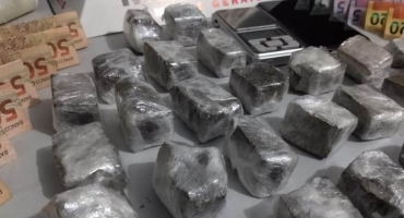 Polícia Militar de Patos de Minas apreende droga e encaminha suspeitos de tráfico para a delegacia 