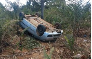 Para evitar acidente condutor capota veículo na BR-354 na comunidade de Campina Verde