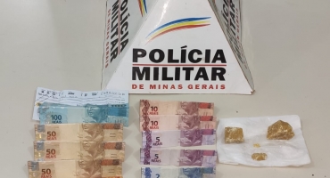 PM de Lagoa Formosa aborda veículo e encontra várias pedras de crack com os ocupantes do automóvel 