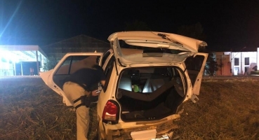 Patos de Minas: motorista deixa veículo acidentado na BR-365 com dois passageiros e foge