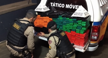 Polícia Militar de Patos de Minas apreende 200 quilos de maconha dentro de automóvel na Estrada da Serrinha