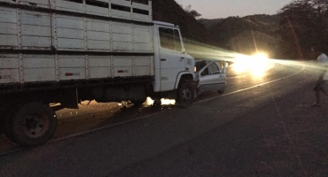 Acidente envolvendo caminhão de Carmo do Paranaíba deixa uma pessoa morta e três feridas 