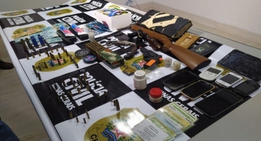 Polícia Civil prende homem por violência doméstica, porte ilegal de armas e suspeita de crime de pedofilia