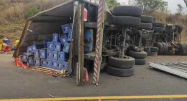 Motorista de caminhão sofre fratura exposta durante acidente na BR-354 em Santa Rosa da Serra