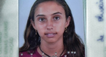 Garota com câncer morre na UPA enquanto aguardava por transferência para hospital Garota com câncer morre na UPA enquanto aguardava por transferência para hospital