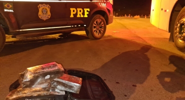 Patos de Minas: passageiro de ônibus é preso com 15 quilos de maconha durante abordagem da PRF