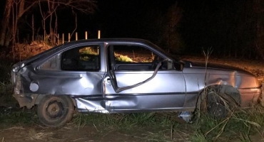 Motorista embriagado provoca acidente na BR-354 e proprietário do carro acaba detido por entregar direção à pessoa inabilitada 