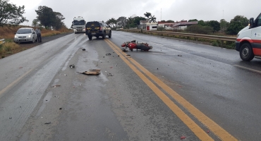 Motociclista de 33 anos morre em acidente na BR 365 em Patos de Minas