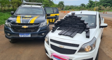 Homem de 28 anos é preso com maconha e cocaína na BR-365