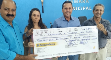 Câmara Municipal de Lagoa Formosa devolve 380 mil reais para prefeitura Câmara Municipal de Lagoa Formosa devolve 380 mil reais para prefeitura