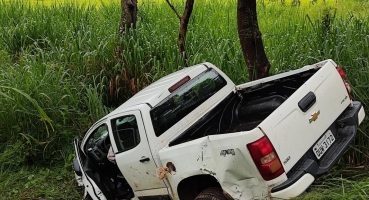 Motoristas ficam feridos em grave acidente ocorrido na MGC-354 entre Patos de Minas e Presidente Olegário Motoristas ficam feridos em grave acidente ocorrido na MGC-354 entre Patos de Minas e Presidente Olegário