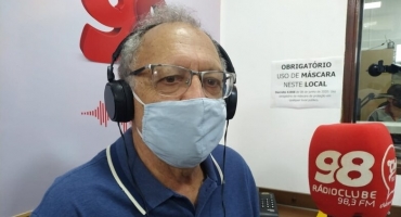 Durante entrevista deputado Estadual Dr. Hely diz que é contra a terceirização do Hospital Regional