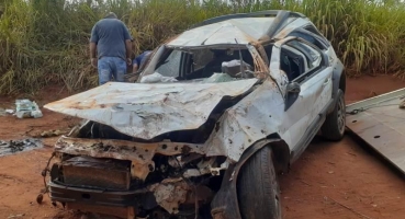 Acidente na zona rural de Carmo do Paranaíba deixa casal gravemente ferido Acidente na zona rural de Carmo do Paranaíba deixa casal gravemente ferido