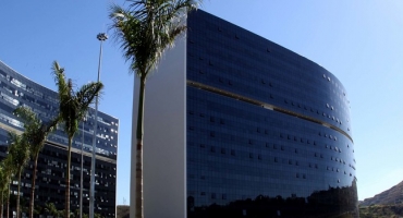 Estado quita pagamento do 13º salário de 100% do funcionalismo público Estado quita pagamento do 13º salário de 100% do funcionalismo público