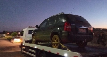 Polícia militar apreende carro clonado na cidade de Patos de Minas