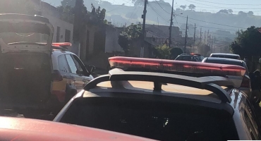 Patos de Minas: Homem é preso após ameaçar ex-companheira e atirar contra a polícia Patos de Minas: Homem é preso após ameaçar ex-companheira e atirar contra a polícia
