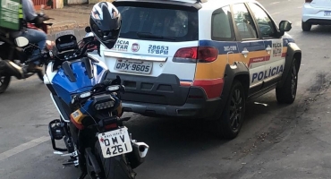 Bandidos assaltam empresa e roubam caminhonete em Patos de Minas Bandidos assaltam empresa e roubam caminhonete em Patos de Minas