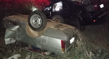 Três pessoas morrem em grave acidente na MG-190 no município de Monte Carmelo Três pessoas morrem em grave acidente na MG-190 no município de Monte Carmelo