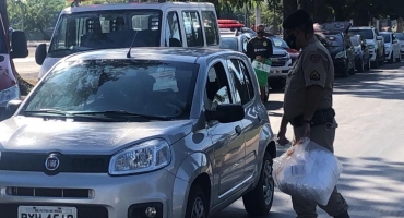 Máscaras de proteção são distribuídas por Forças de Segurança Pública em Patos de Minas Máscaras de proteção são distribuídas por Forças de Segurança Pública em Patos de Minas
