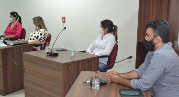 Representantes da prefeitura são ouvidos na comissão do suposto fura-fila em Patos de Minas Representantes da prefeitura são ouvidos na comissão do suposto fura-fila em Patos de Minas