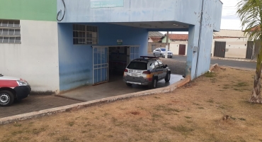 Homem de 42 anos é atingido por golpe de faca desferido por irmão em fazenda de Carmo do Paranaíba Homem de 42 anos é atingido por golpe de faca desferido por irmão em fazenda de Carmo do Paranaíba