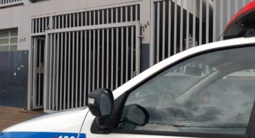 Homem tenta atropelar mulher no Distrito de Alagoas e termina preso
