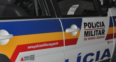 Homens armados roubam carro de aplicativo em Patos de Minas Homens armados roubam carro de aplicativo em Patos de Minas