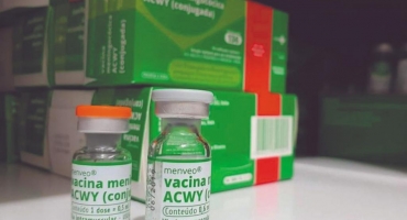 Patos de Minas inicia vacinação contra meningite Patos de Minas inicia vacinação contra meningite
