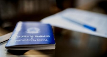 Segundo IBGE, número de pessoas desempregadas no Brasil subiu 3,4% Segundo IBGE, número de pessoas desempregadas no Brasil subiu 3,4%