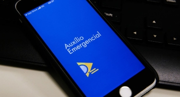 Governo prorroga auxílio emergencial por mais três meses Governo prorroga auxílio emergencial por mais três meses