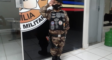 Garoto de 5 anos admirador da Policia Militar visita 90ª Cia em Carmo do Paranaíba e recebe carinho da corporação Garoto de 5 anos admirador da Policia Militar visita 90ª Cia em Carmo do Paranaíba e recebe carinho da corporação