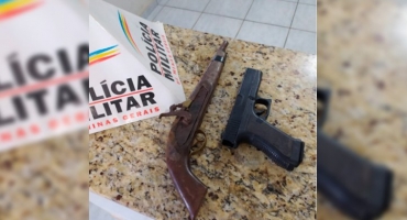 Polícia Militar de Varjão de Minas apreende armas e encaminha duas pessoas para a delegacia Polícia Militar de Varjão de Minas apreende armas e encaminha duas pessoas para a delegacia