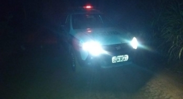 Mulher é covardemente agredida por amásio na região de São Barto no município de Carmo do Paranaíba Mulher é covardemente agredida por amásio na região de São Barto no município de Carmo do Paranaíba