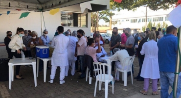 Patos de Minas aplica a segunda dose da AstraZeneca para vacinados até 05 de maio Patos de Minas aplica a segunda dose da AstraZeneca para vacinados até 05 de maio