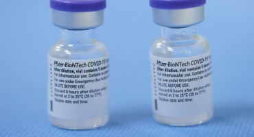 Estudo britânico diz que, maior intervalo maior entre doses da vacina Pfizer aumenta níveis de anticorpos Estudo britânico diz que, maior intervalo maior entre doses da vacina Pfizer aumenta níveis de anticorpos
