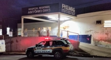 Rapaz de 21 anos é esfaqueado por desafeto dentro de ônibus coletivo na cidade de Patos de Minas Rapaz de 21 anos é esfaqueado por desafeto dentro de ônibus coletivo na cidade de Patos de Minas