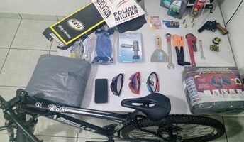 Polícia Militar recupera produtos levados em assalto na cidade de Serra do Salitre e prende autor Polícia Militar recupera produtos levados em assalto na cidade de Serra do Salitre e prende autor