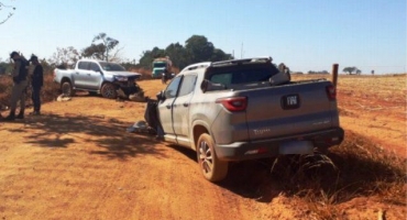 Acidente entre pick-ups na região da Baixadinha em Patos de Minas deixa feridos Acidente entre pick-ups na região da Baixadinha em Patos de Minas deixa feridos