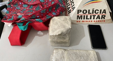 Homem é preso com aproximadamente 1,5 Kg de maconha em Patos de Minas Homem é preso com aproximadamente 1,5 Kg de maconha em Patos de Minas