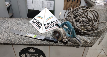 Polícia Militar de Lagoa Formosa recupera produtos furtados e encaminha suspeito para a delegacia Polícia Militar de Lagoa Formosa recupera produtos furtados e encaminha suspeito para a delegacia