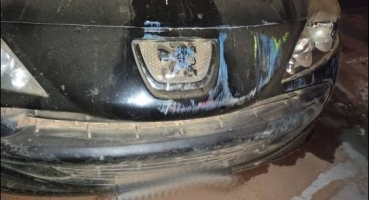 Motorista inabilitada atropela homem e foge deixando o veículo no local em Patos de Minas Motorista inabilitada atropela homem e foge deixando o veículo no local em Patos de Minas