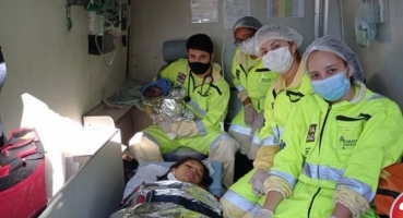 Grávida dá a luz dentro de ambulância de concessionária que administra rodovia no município de João Pinheiro Grávida dá a luz dentro de ambulância de concessionária que administra rodovia no município de João Pinheiro