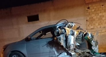 Acidente entre veículos de carga e passeio deixa duas pessoas feridas na MGC-354 em Presidente Olegário Acidente entre veículos de carga e passeio deixa duas pessoas feridas na MGC-354 em Presidente Olegário