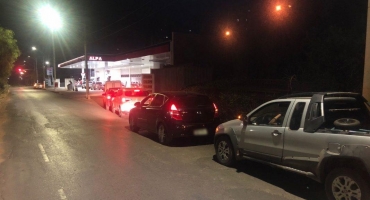 Com receio de greve dos caminhoneiros cresce movimento nos postos de combustíveis no Alto Paranaíba Com receio de greve dos caminhoneiros cresce movimento nos postos de combustíveis no Alto Paranaíba