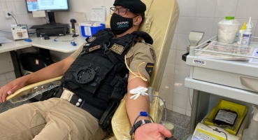 Militares da Banda de Música da 10ª Região da Polícia Militar doam sangue e realizam apresentação musical na Fundação Hemominas Militares da Banda de Música da 10ª Região da Polícia Militar doam sangue e realizam apresentação musical na Fundação Hemominas